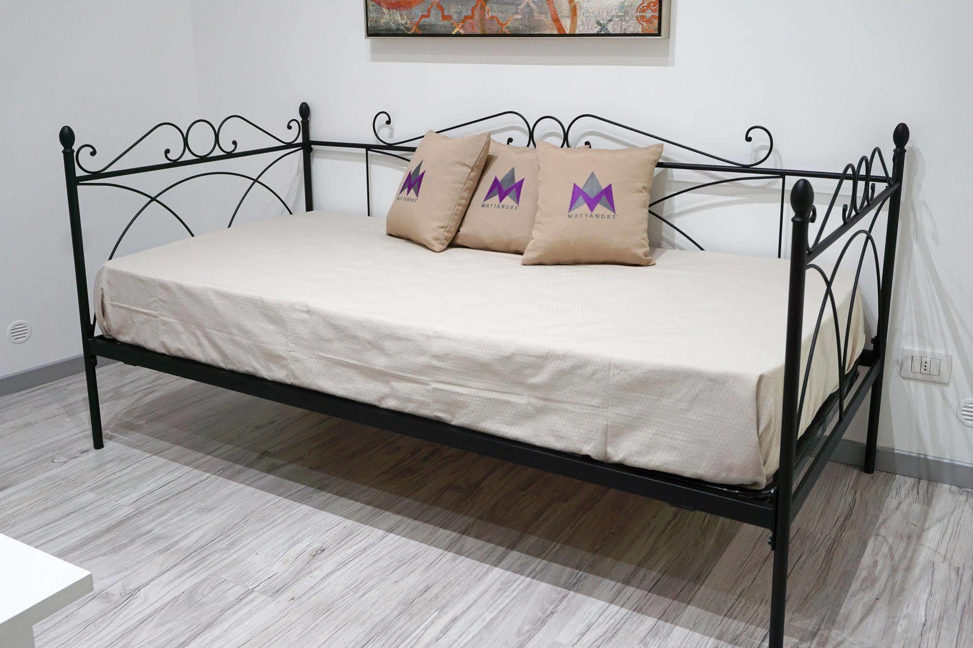 モンテローニ・ディ・レッチェ Mattandre Bed & Breakfast エクステリア 写真