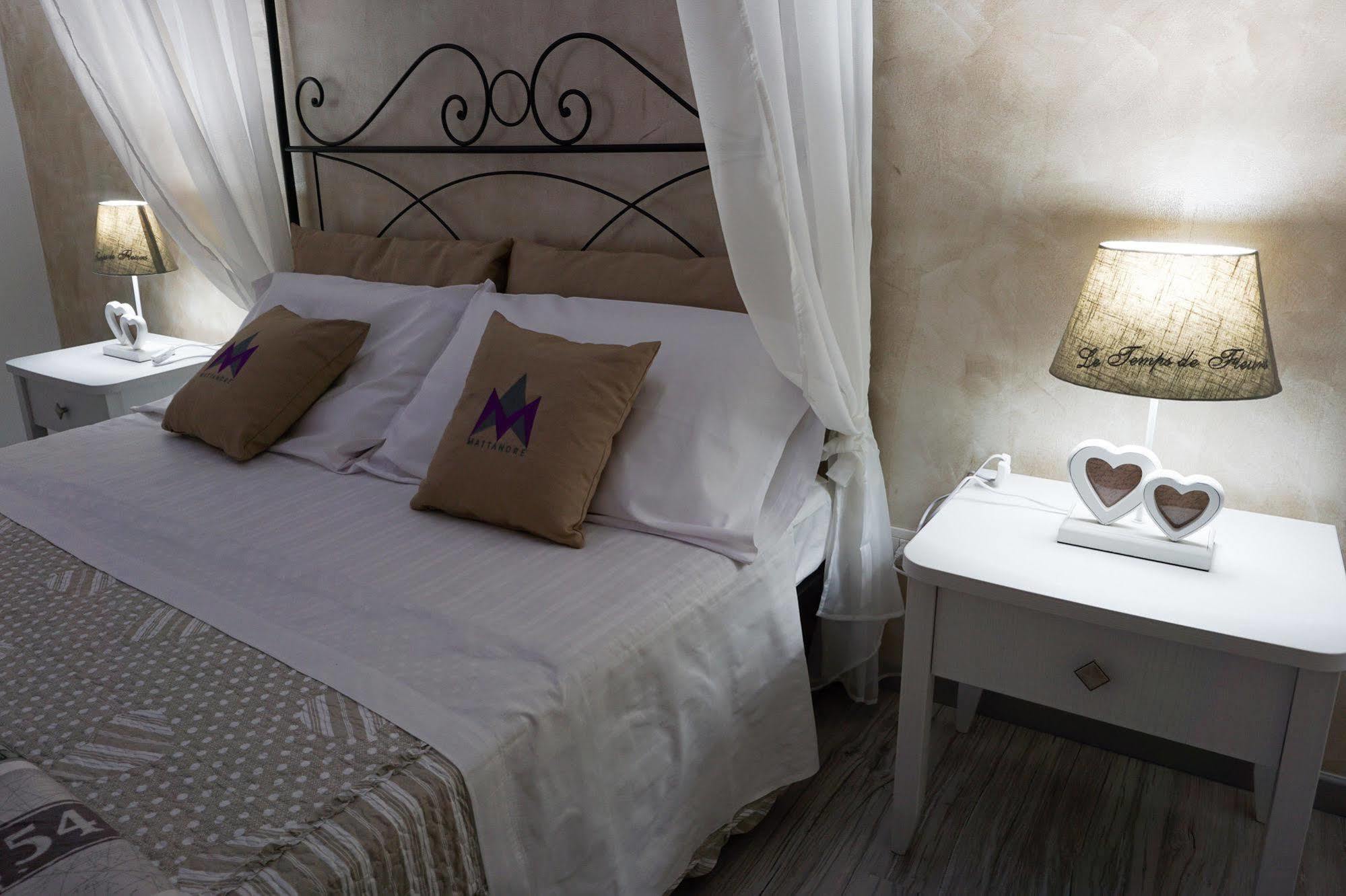 モンテローニ・ディ・レッチェ Mattandre Bed & Breakfast エクステリア 写真