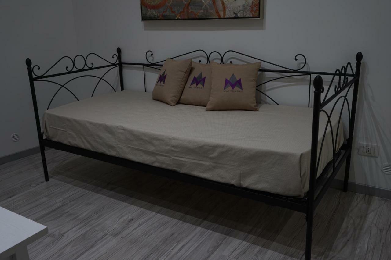 モンテローニ・ディ・レッチェ Mattandre Bed & Breakfast エクステリア 写真